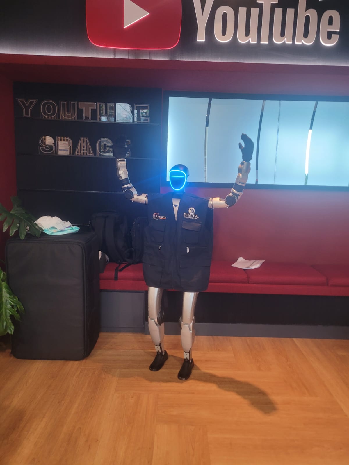 En 2025 se lanza el software de SST con el robot Unitree G1, conocido como Innovabot, integrando robótica y prevención en los entornos laborales para acompañar procesos de seguridad, sensibilización y pausas activas.